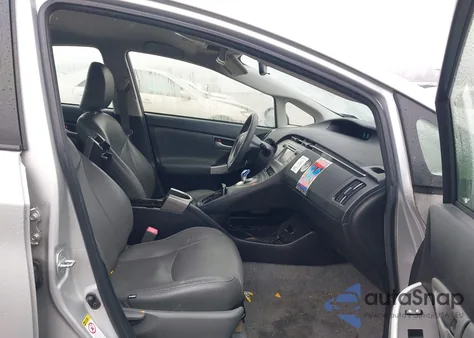 2013 Toyota Prius Three z USA, uszkodzony, nr VIN JTDKN3DU4D1637496